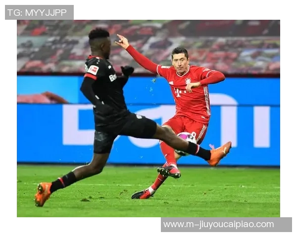 莱万重返安联球场引发拜仁球迷愤怒指责其忘恩负义